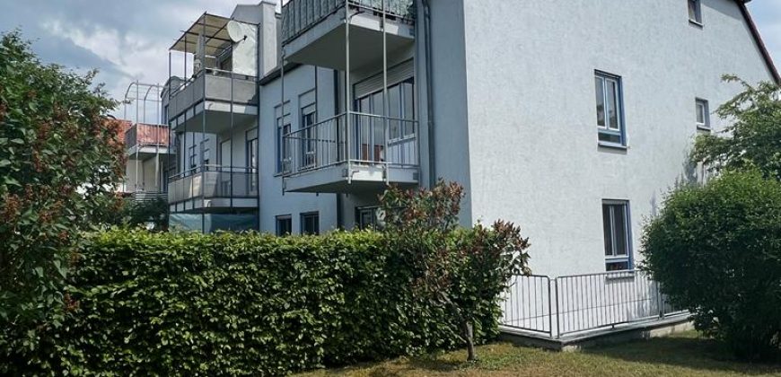 Groß Kreutz: Freundliche 3 Zimmerwohnung mit Balkon